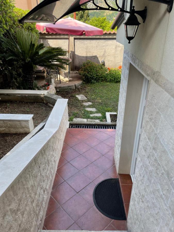 Apartment Garden Kotor Buitenkant foto
